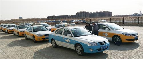 二連浩特市質計所開展出租車計價器準確度“回頭看”租賃服務，保障市民出行權益